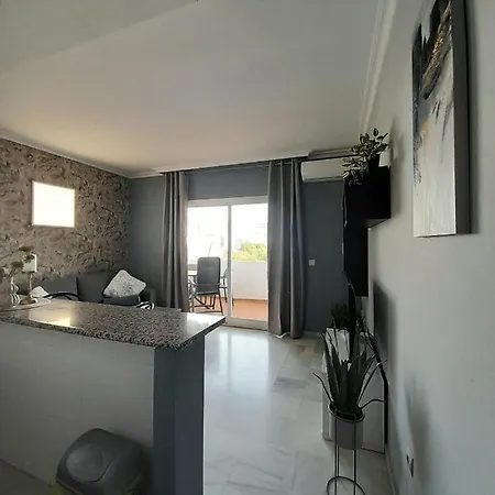 Near The * فوينخيرولا